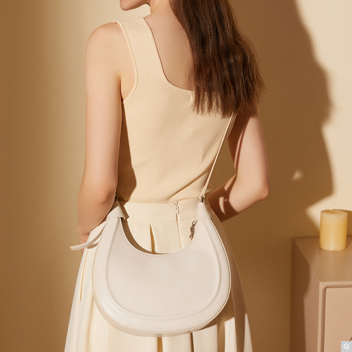 2232 Crescent Bag – Cowhide Leather