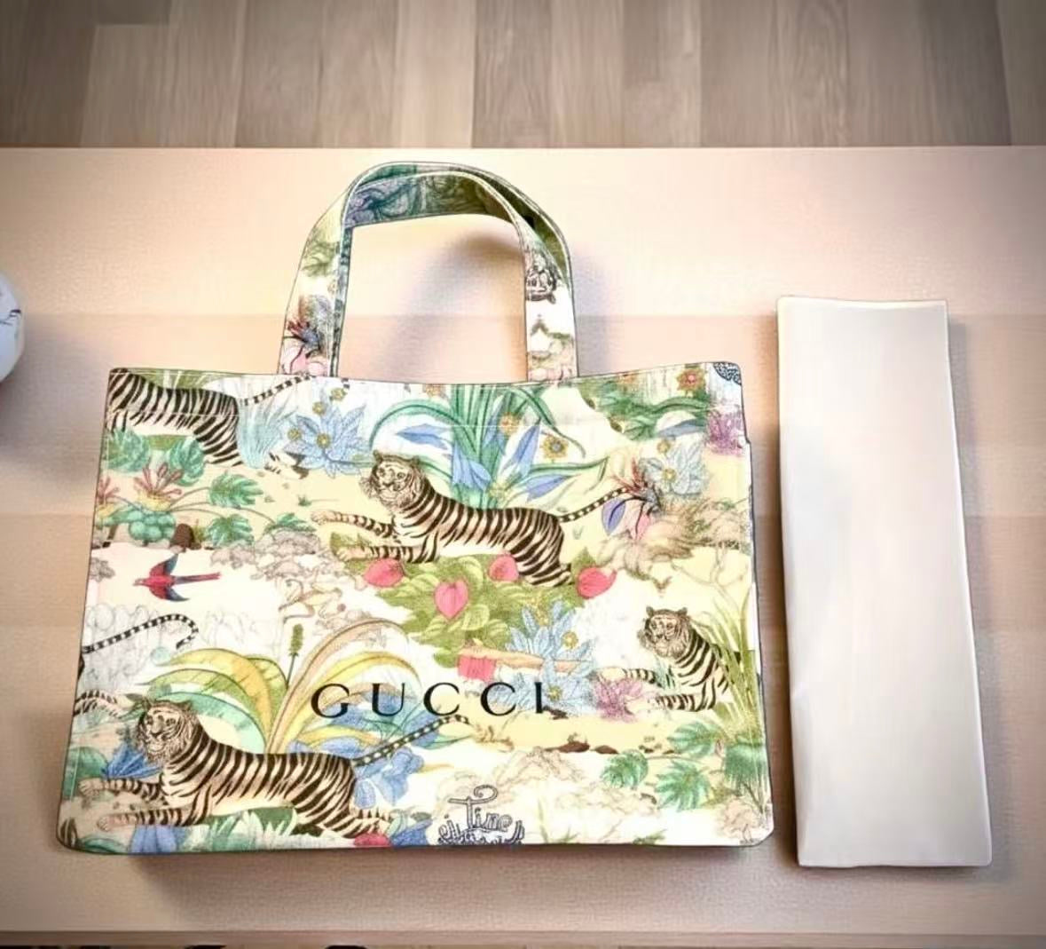 GUCCI Vanity Carrier Flora & Tiger Print