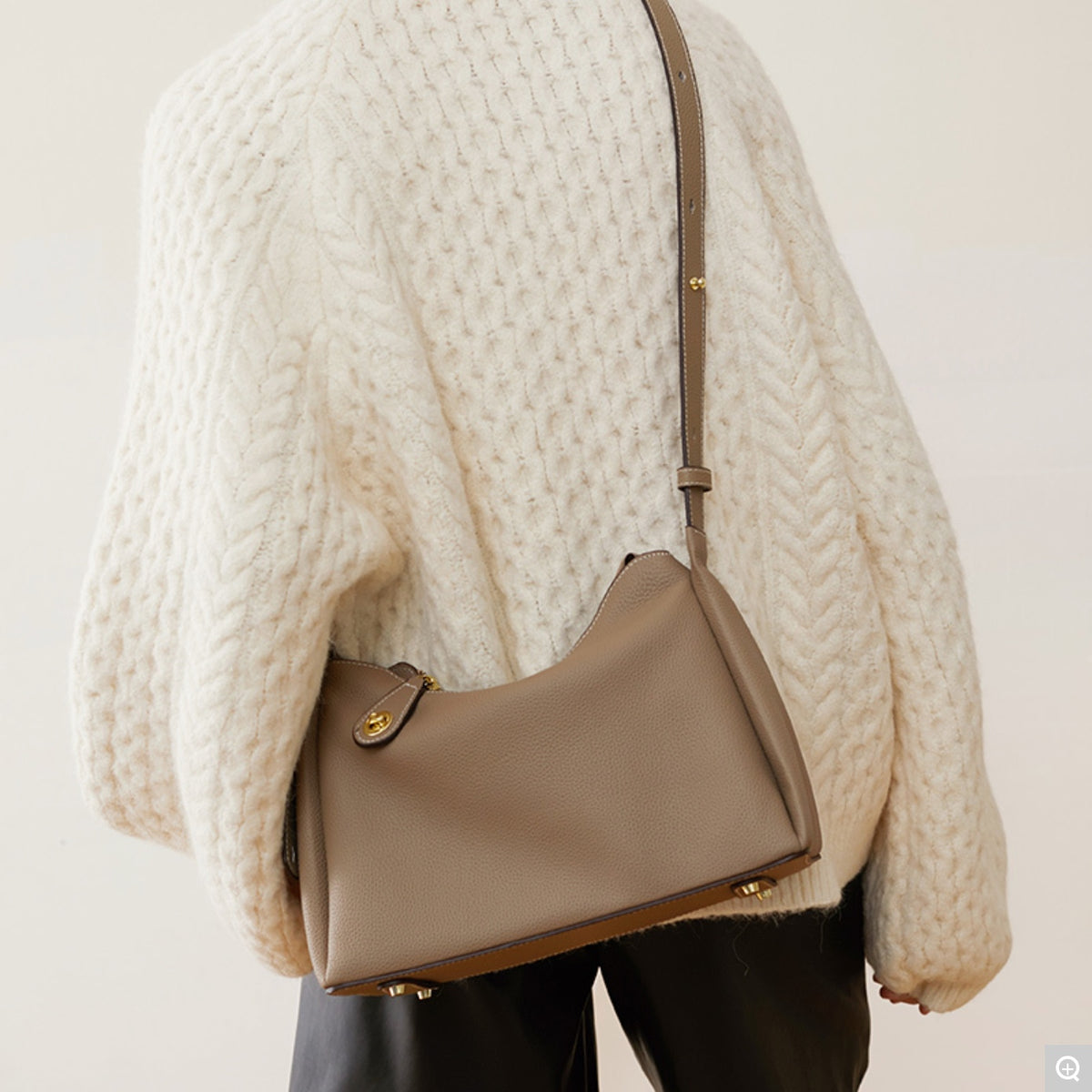 2106 Underarm Bag – Full Grain Cowhide Leather