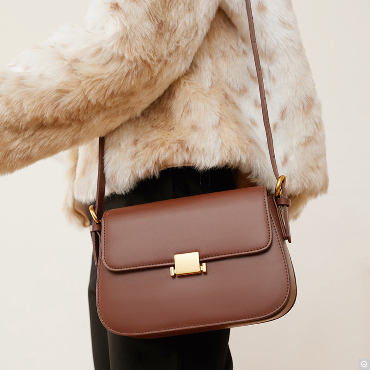 2126 Underarm Bag – Cowhide Leather