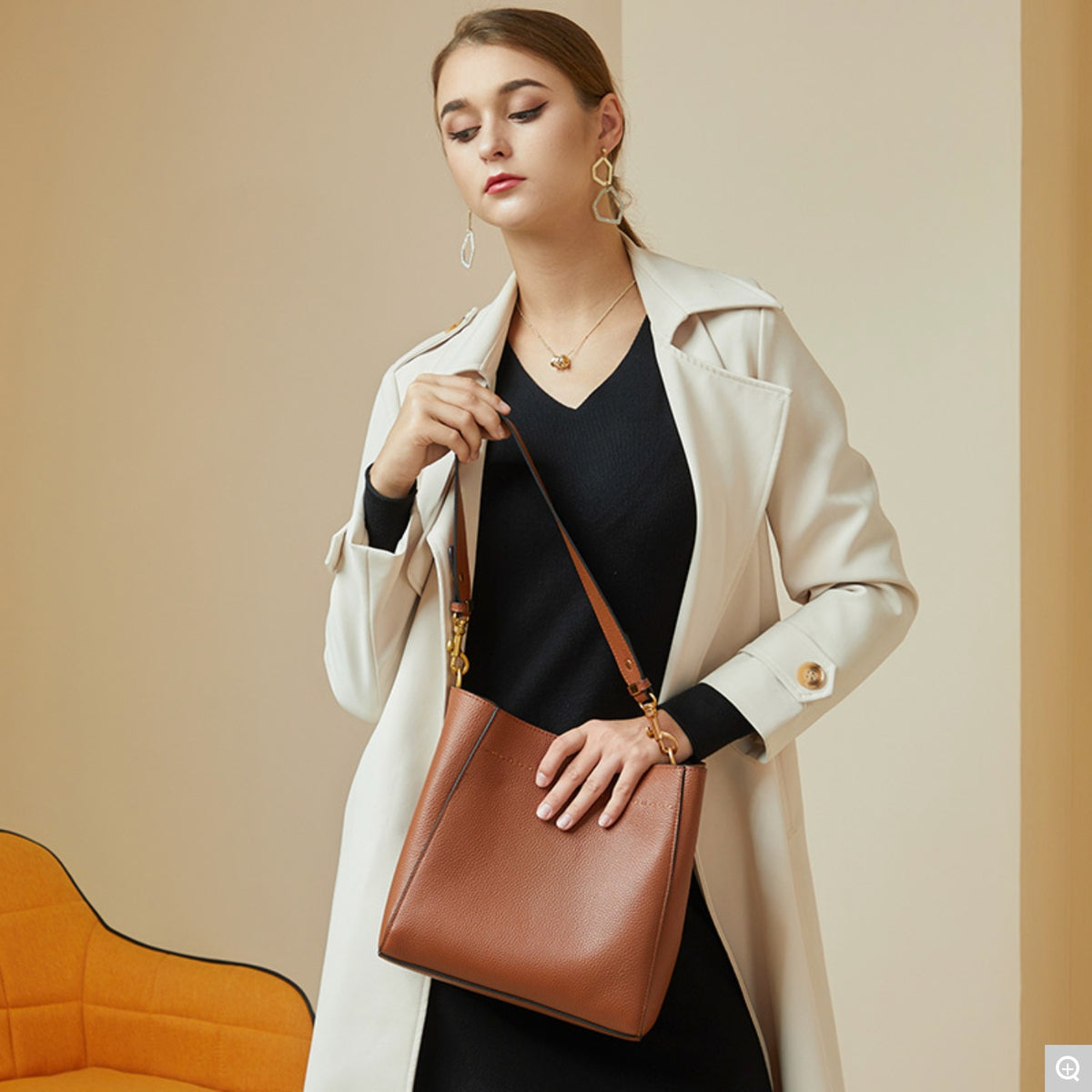 1867 Retro Large-Capacity Bucket Bag – Full Grain Cowhide Leather