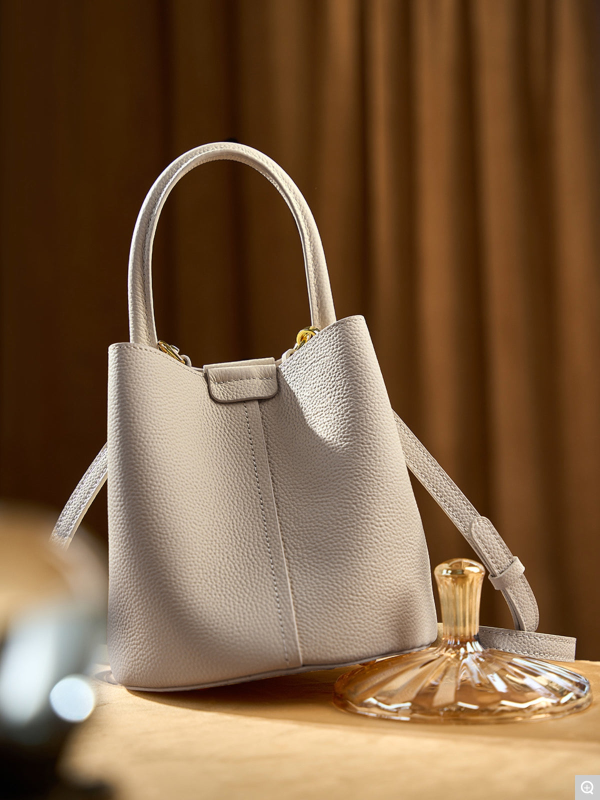 2269 Bucket Bag – Full Grain Cowhide Leather