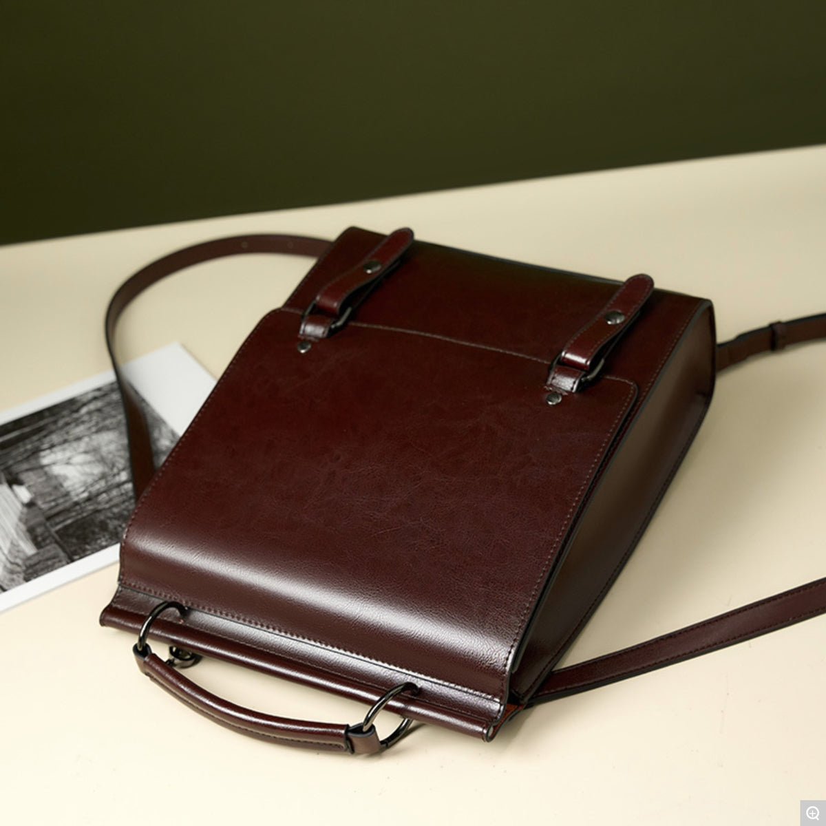 2090 Retro Minimalist Backpack – Cowhide Leather