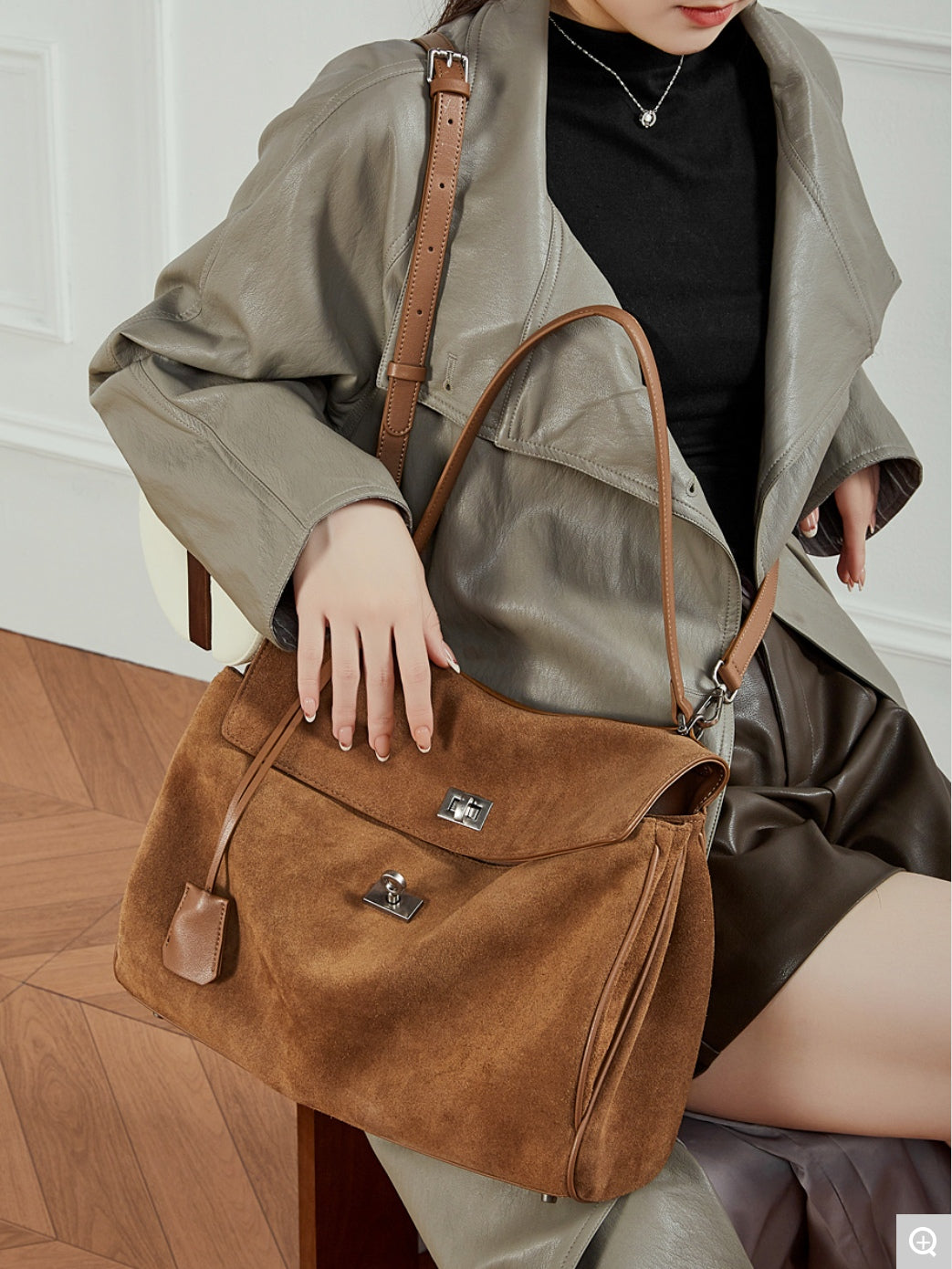 3262 Large Retro Large-Capacity Tote Bag – Suede Leather