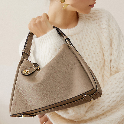 2106 Underarm Bag – Full Grain Cowhide Leather
