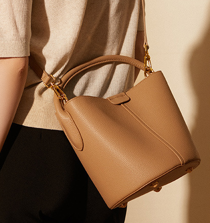 2269 Bucket Bag – Full Grain Cowhide Leather