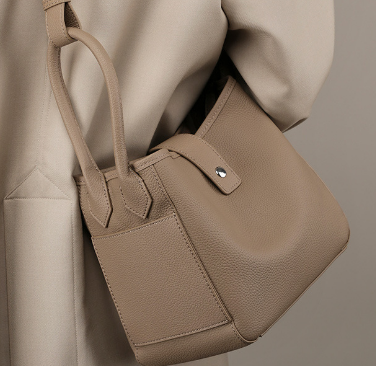 2271 Bucket Bag – Full Grain Cowhide Leather