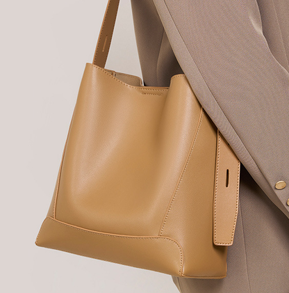 2391 Large-Capacity Bucket Bag – Cowhide Leather