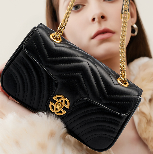 2500 Quilted Chain Bag – Cowhide Leather
