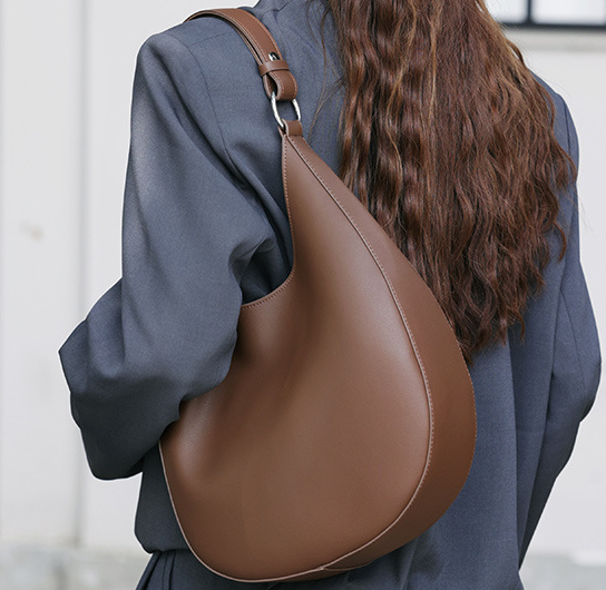2516 Crescent Bag – Cowhide Leather