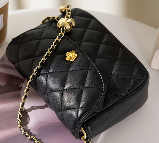 2558 Quilted Chain Bag – Cowhide Leather