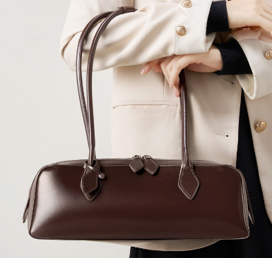 2928 Large-Capacity Baguette Bag – Cowhide Leather