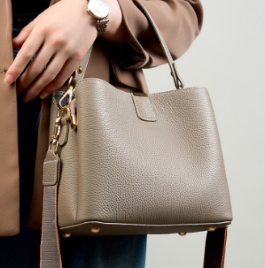 3030 Minimalist Large-Capacity Crossbody Bag – Full Grain Cowhide Leather
