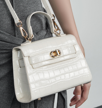3059 Crocodile-Embossed Crossbody Bag – Cowhide Leather