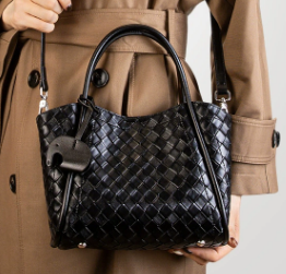 3191 Woven Large-Capacity Crossbody Bag – Cowhide Leather
