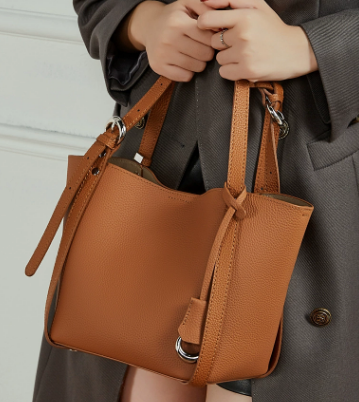 3215 Large-Capacity Bucket Bag – Full Grain Cowhide Leather