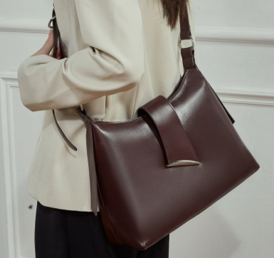 3239 Minimalist Underarm Bag – Full Grain Cowhide Leather