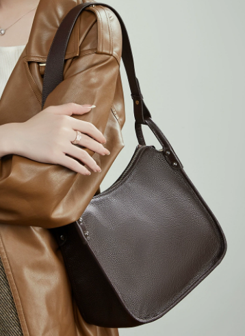 3255 Crossbody Bag – Full Grain Cowhide Leather