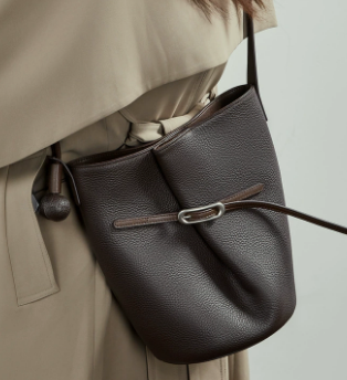 3265 Minimalist Large-Capacity Bucket Bag – Full Grain Cowhide Leather