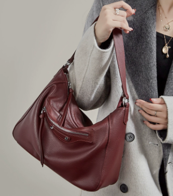 3290 Large-Capacity Crossbody Bag – Full Grain Cowhide Leather