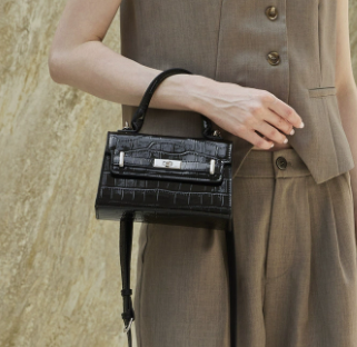 3318 Crocodile-Embossed Minimalist Mini Box Bag – Cowhide Leather