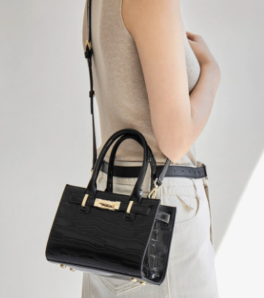 3327 Crocodile-Embossed Large-Capacity Crossbody Bag – Split Cowhide Leather