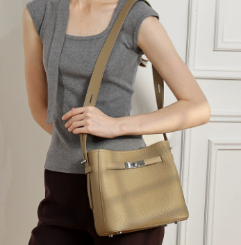 3351 Large-Capacity Bucket Bag – Full Grain Cowhide Leather