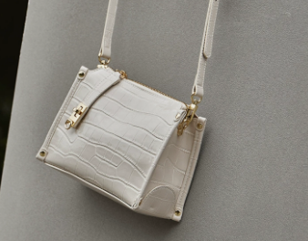 3357 Crocodile-Embossed Minimalist Mini Box Bag – Cowhide Leather