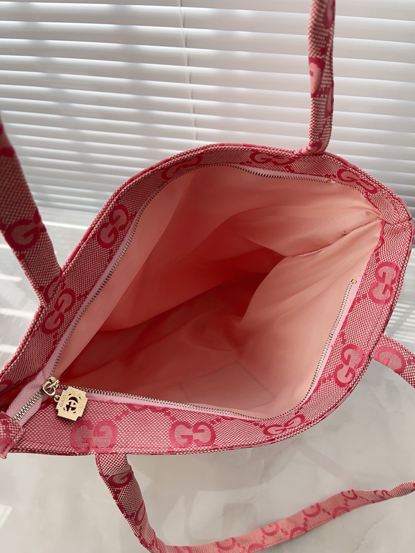 GUCCI Vanity Carrier Pink