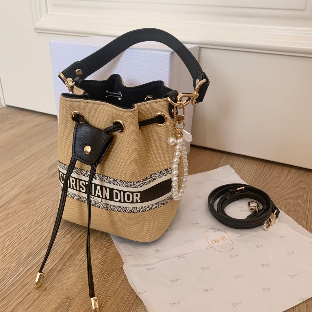 CHRISTIAN DIOR Vanity Carrier Straw Sack