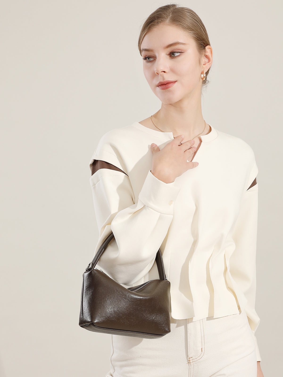 3006 Retro Pillow Bag – Full Grain Cowhide Leather